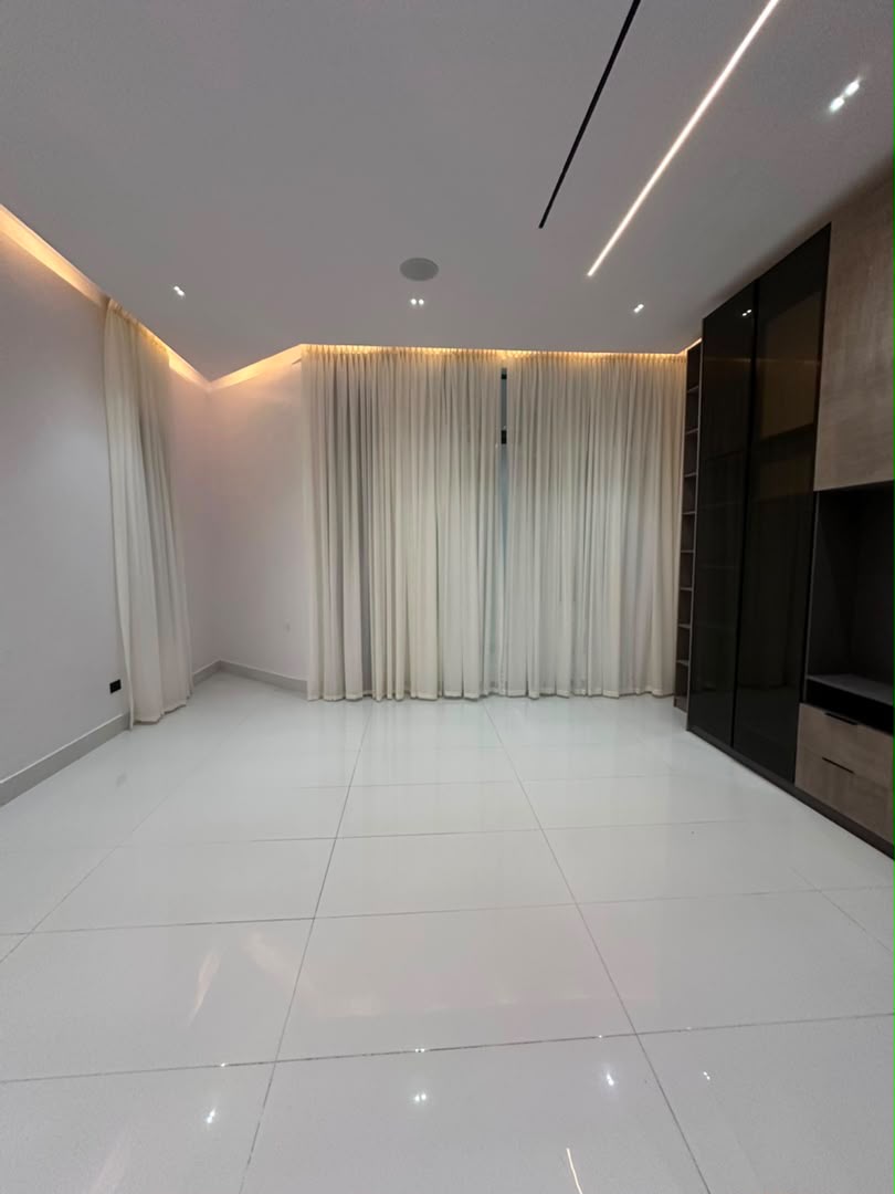 5-Bedroom House – Ikota Villa Estate interior 2
